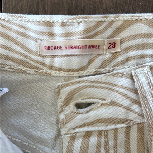 Levi’s Beige and White Patterned Jeans NWOT - Picture 2 of 5